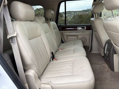 Used 2004 Lincoln Navigator Luxury image 20