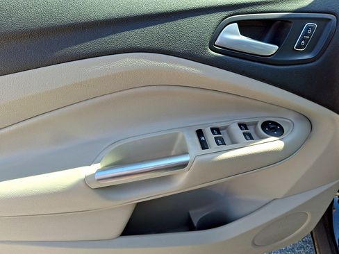 Used 2015 Ford Escape SE w/ Equipment Group 201A FWD image 11