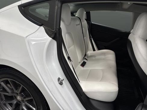 Used 2021 Tesla Model 3 Standard Range Plus image 30