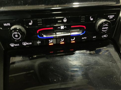 Used 2022 Jeep Grand Cherokee L Limited image 33