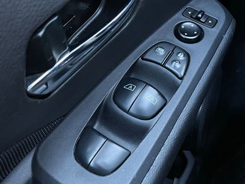 Used 2023 Nissan Kicks SV image 12