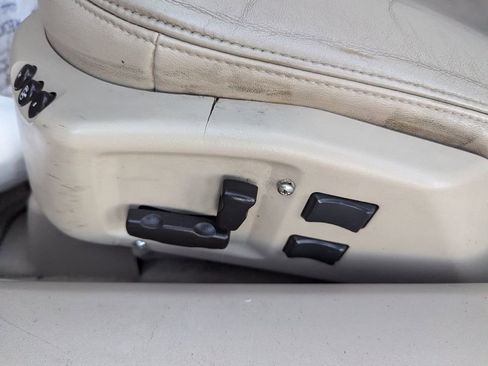 Used 2006 Cadillac XLR Base image 21