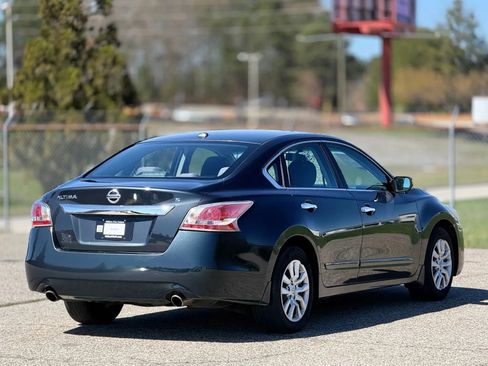 Used 2015 Nissan Altima 2.5 S w/ Power Driver Seat Package image 9