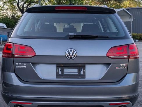 Used 2017 Volkswagen Golf Alltrack SE image 5