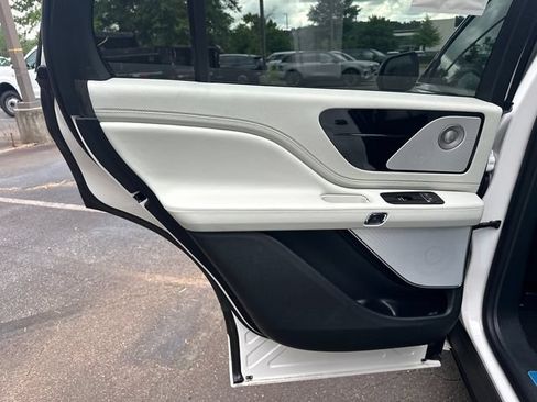 New 2026 Lincoln Aviator Black Label w/ Jet Appearance Package AWD/4WD image 21
