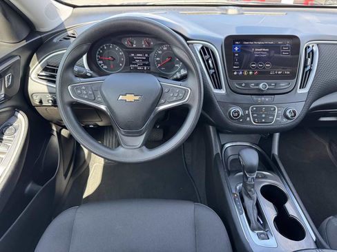 Used 2025 Chevrolet Malibu LT FWD image 21
