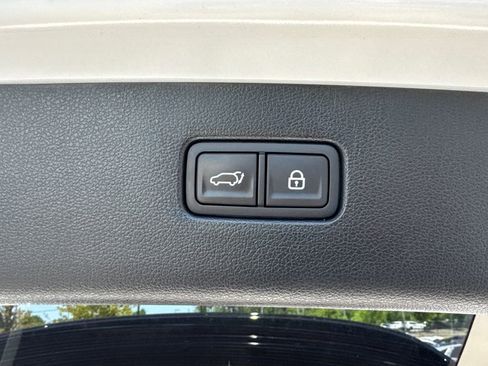 Used 2021 Genesis GV80 2.5T w/ Advanced Package 02 AWD/4WD image 19