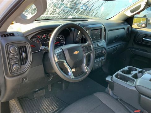 Used 2022 Chevrolet Silverado 1500 Custom w/ Safety Confidence Package image 17