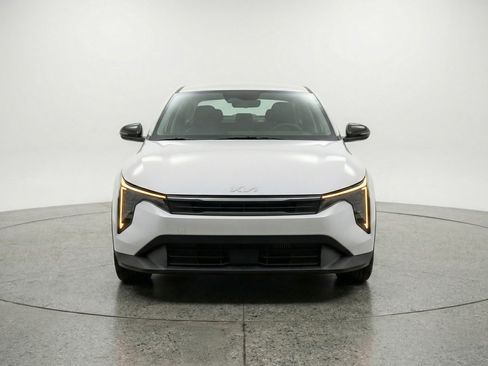 Used 2025 Kia K4 LXS image 2