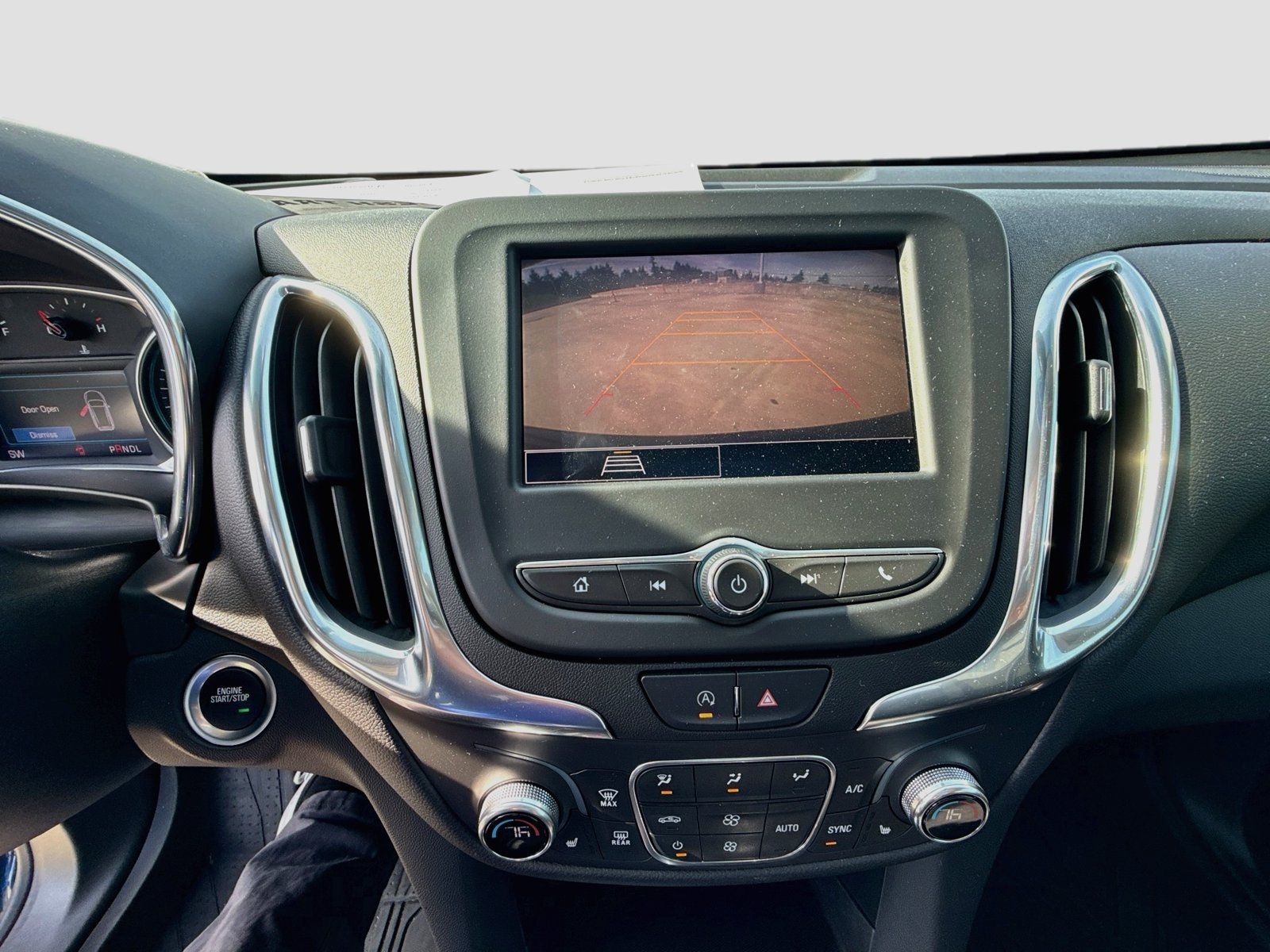 Used 2022 Chevrolet Equinox LT AWD/4WD image 13