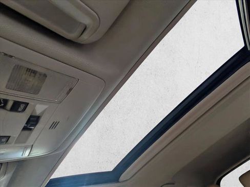 Used 2018 Toyota RAV4 XLE image 6