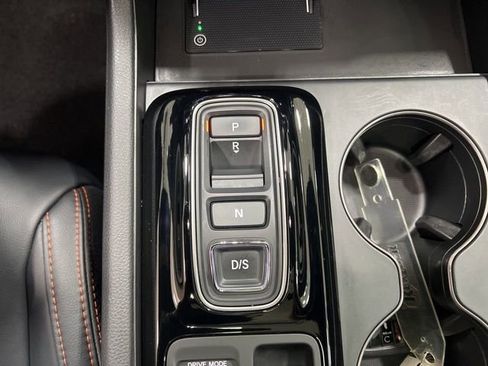 Used 2025 Honda Pilot TrailSport image 19