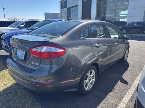 Used 2015 Ford Fiesta SE image 6
