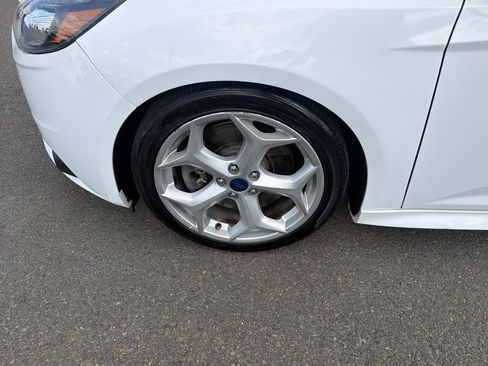 Used 2014 Ford Focus ST w/ Equipment Group 202A FWD image 4