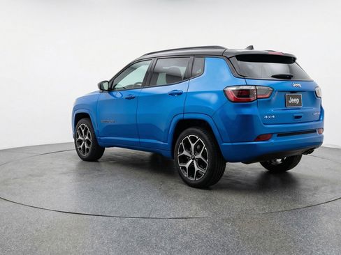 Used 2025 Jeep Compass Limited image 6