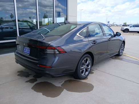 Used 2023 Honda Accord EX image 7