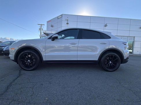 Used 2021 Porsche Cayenne Coupe image 2