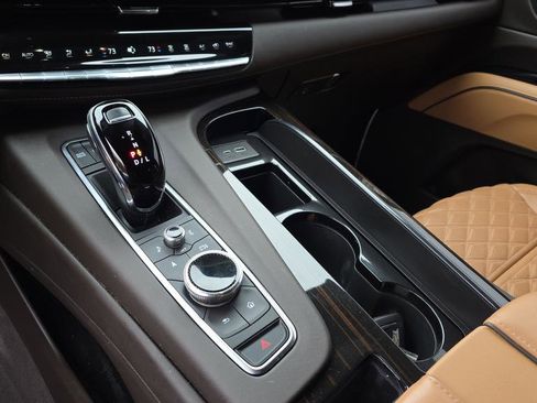 Certified 2022 Cadillac Escalade Sport w/ Touring Package image 36