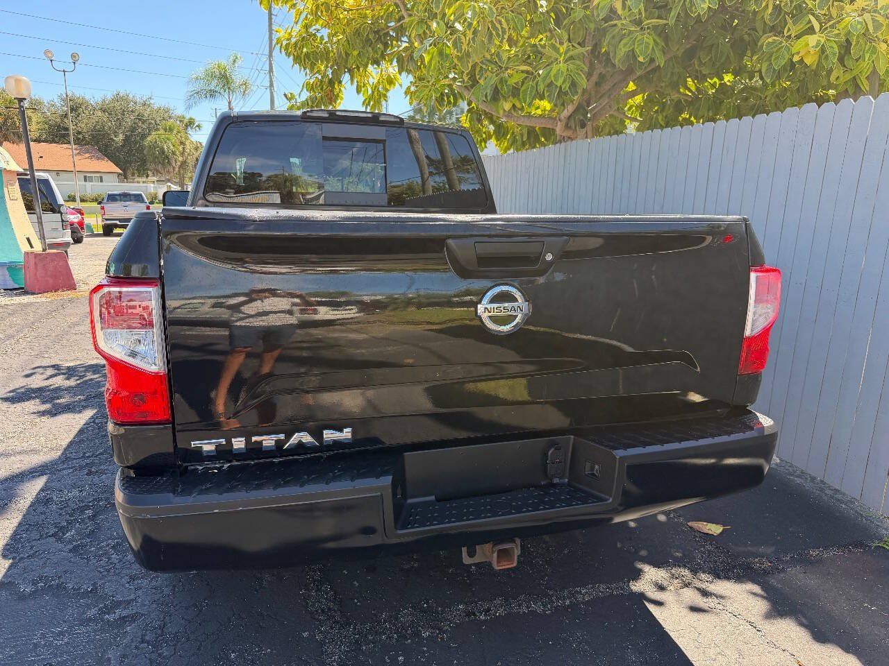 Used 2017 Nissan Titan S RWD image 4