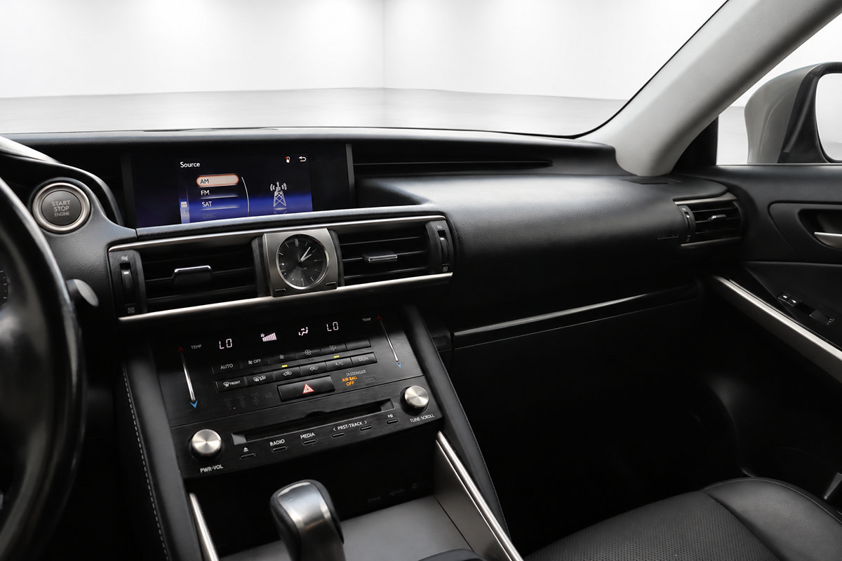 Used 2017 Lexus IS 200t RWD image 30