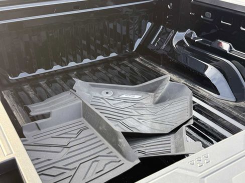 Used 2024 GMC Canyon Elevation w/ Convenience Package image 7