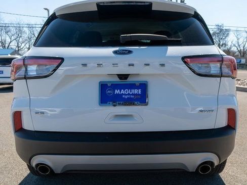 Used 2022 Ford Escape SE image 7