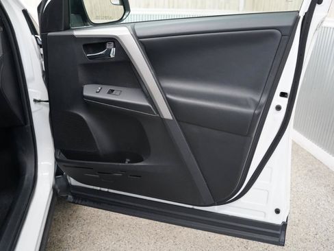 Used 2016 Toyota RAV4 XLE w/ Cargo Management Package FWD image 31