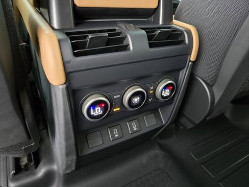 New 2026 Land Rover Defender 110 V8 AWD/4WD image 13
