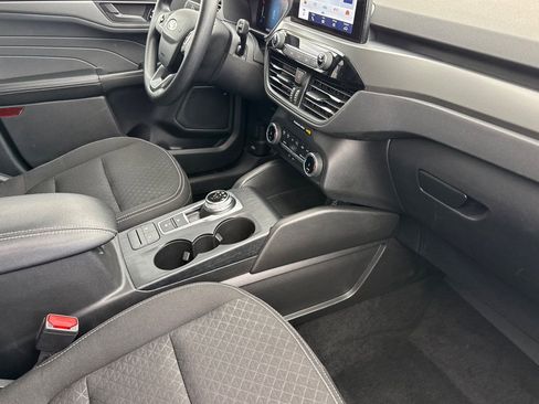 Used 2025 Ford Escape Active AWD/4WD image 17