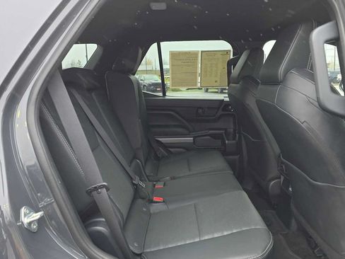Used 2025 Toyota 4Runner TRD Off-Road Premium AWD/4WD image 16