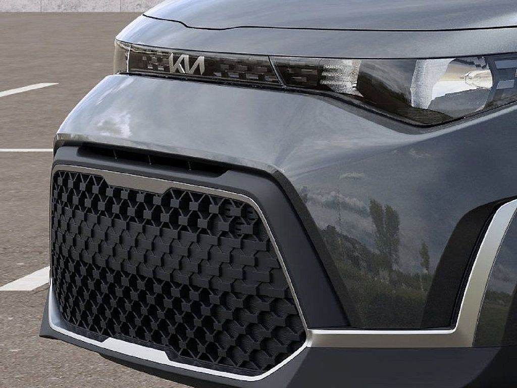 Used 2025 Kia Soul LX w/ LX Technology Package FWD image 12