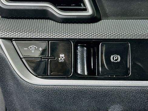 Used 2025 Kia Sportage LX FWD image 16