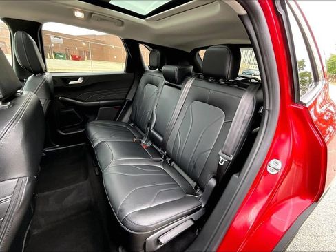 Certified 2025 Ford Escape SE w/ PHEV Premium Package FWD image 25