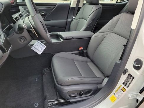 Used 2024 Lexus ES 350 w/ Premium Package FWD image 8