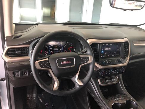 Used 2023 GMC Acadia Denali w/ Denali Technology Package AWD/4WD image 13