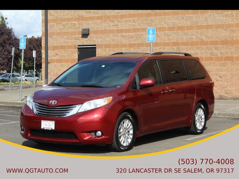 Used 2016 Toyota Sienna Limited image 2