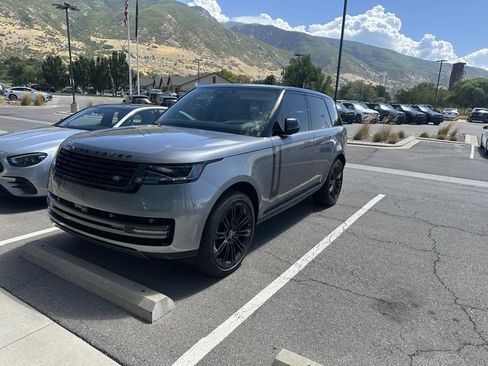 Used 2024 Land Rover Range Rover SE AWD/4WD image 2
