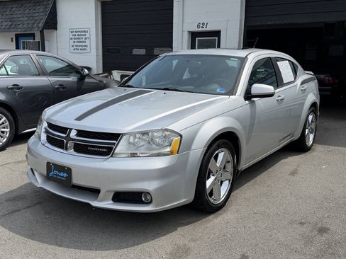 Used 2011 Dodge Avenger Lux FWD image 2