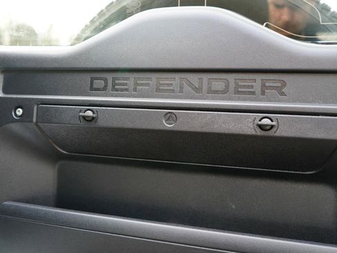 Used 2025 Land Rover Defender 110 S image 56