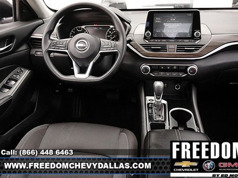 Used 2024 Nissan Altima 2.5 SV FWD image 13