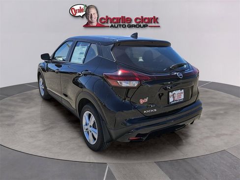 New 2025 Nissan Kicks Play S image 4