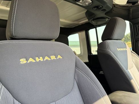 Used 2013 Jeep Wrangler Unlimited Sahara w/ Connectivity Group AWD/4WD image 37