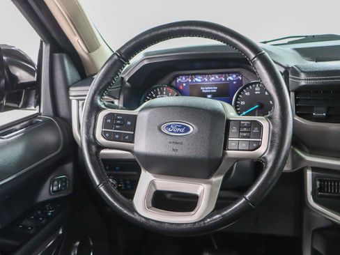 Used 2022 Ford Expedition XLT image 13