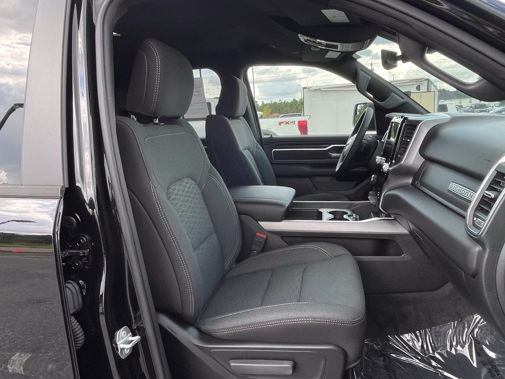 Used 2025 RAM 1500 Big Horn AWD/4WD image 42