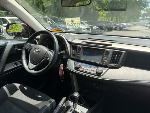 Used 2016 Toyota RAV4 XLE FWD image 17