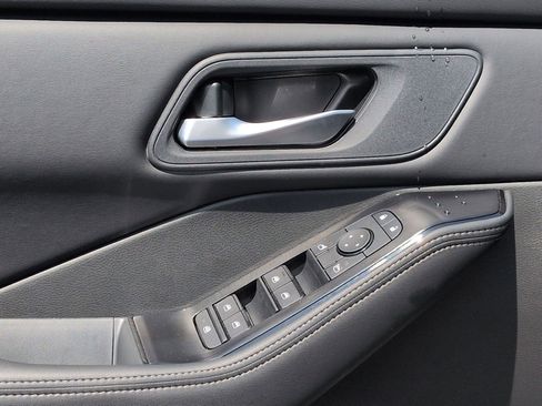 New 2026 Nissan Rogue SV FWD image 13
