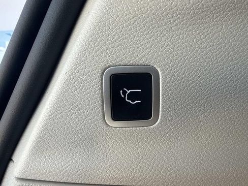 Used 2021 Chrysler Pacifica Limited AWD/4WD image 73