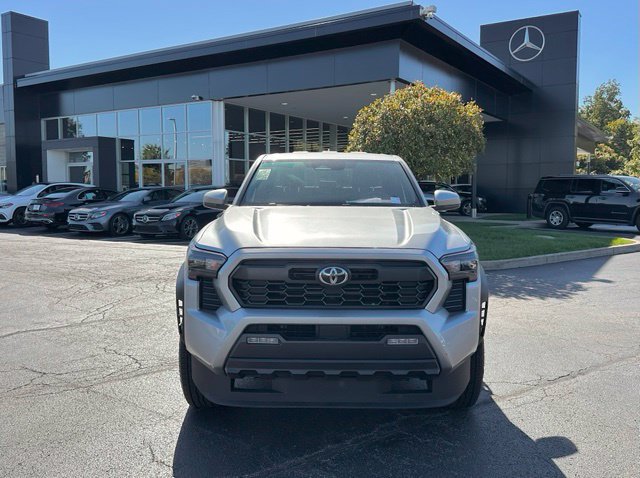 Used 2025 Toyota Tacoma TRD Off-Road AWD/4WD image 3