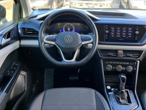 Used 2024 Volkswagen Taos SE w/ Black Wheel Package FWD image 6