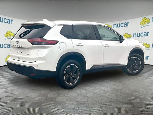 Used 2024 Nissan Rogue SV image 6